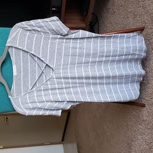 Short sleeve shirt with cute front cut out